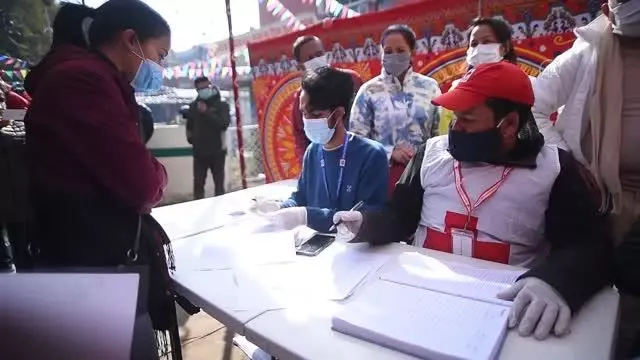 Son dakika! Nepal'de Kovid-19'a karşı aşılama başladı Son dakika! Nepal'de Kovid-19'a karşı aşılama başladı