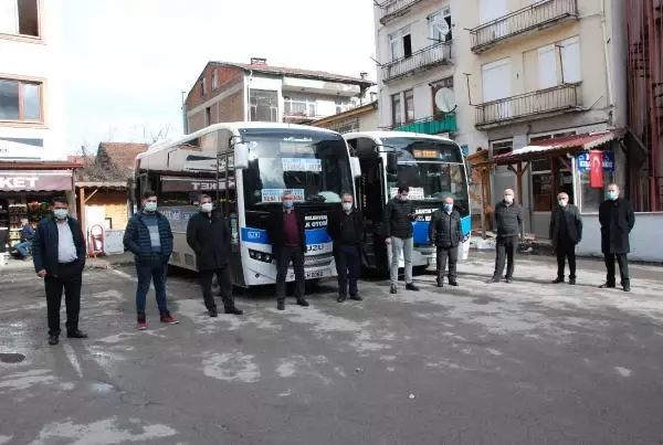Otobüs ve minibüs şoförlerinin kavgasında 11 kişi serbest bırakıldı Otobüs ve minibüs şoförlerinin kavgasında 11 kişi serbest bırakıldı