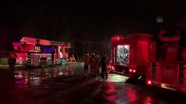 Polonezköy Tabiat Parkı'ndaki barakada çıkan yangın kontrol altına alındı Polonezköy Tabiat Parkı'ndaki barakada çıkan yangın kontrol altına alındı