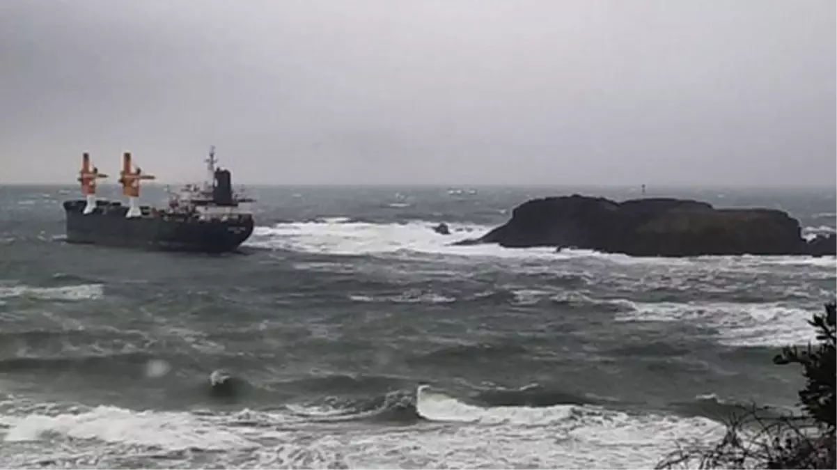 Son Dakika: Boğaz'da sürüklenen kargo gemisi kurtarıldı