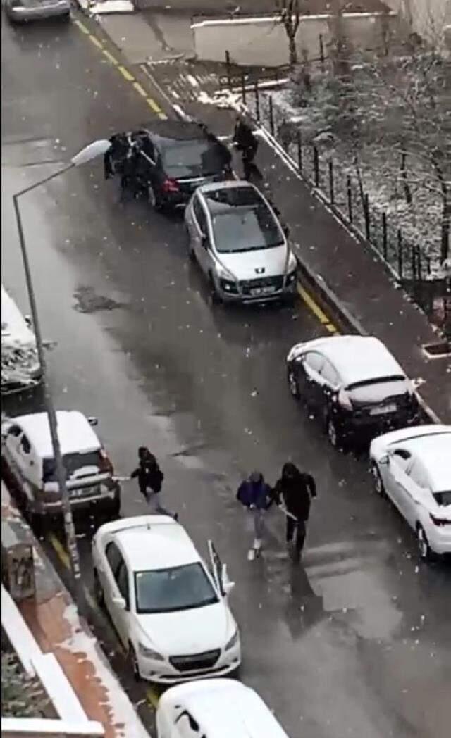 Son Dakika: Selçuk Özdağ'a saldırıyla ilgili 4 şüpheli daha yakalandı Son Dakika: Selçuk Özdağ'a saldırıyla ilgili 4 şüpheli daha yakalandı
