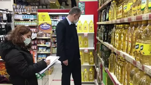 Trakya'da sıvı yağ başta olmak üzere temel ihtiyaç ürünlerinin fiyatları denetlendi Trakya'da sıvı yağ başta olmak üzere temel ihtiyaç ürünlerinin fiyatları denetlendi