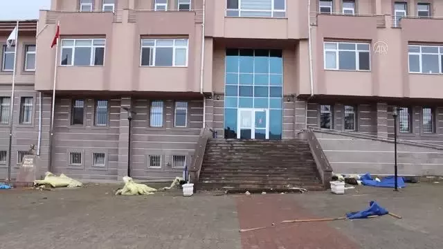 Yunak'ta kuvvetli rüzgar etkili oldu Yunak'ta kuvvetli rüzgar etkili oldu