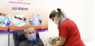 Ankara'da 75 yaş üstünde aşılama başladı