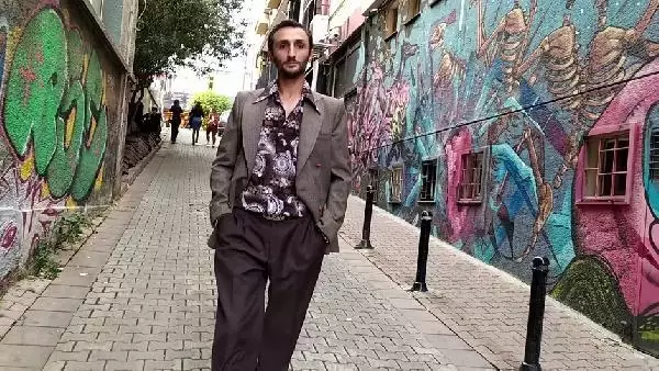 Hakan Ergün, İlhan Şeşen'e ait 'Ne İstesem Oluyor' parçasını coverlıyor Hakan Ergün, İlhan Şeşen'e ait 'Ne İstesem Oluyor' parçasını coverlıyor