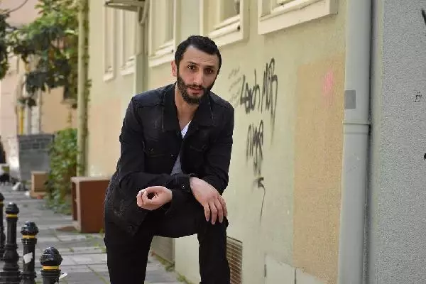 Hakan Ergün, İlhan Şeşen'e ait 'Ne İstesem Oluyor' parçasını coverlıyor Hakan Ergün, İlhan Şeşen'e ait 'Ne İstesem Oluyor' parçasını coverlıyor
