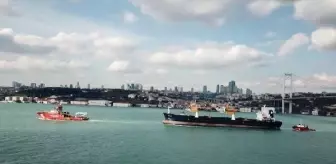 (Hava fotoğraflarıyla) - Riva'da sürüklenen gemi Ahırkapı'ya götürülmek üzere Boğaz'dan geçti (2)