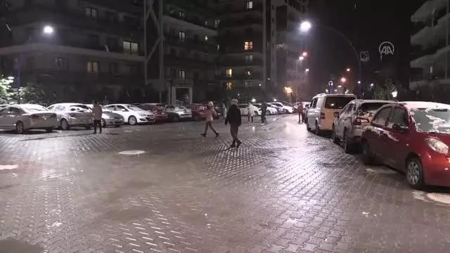 Kar yağışı etkili oluyor Kar yağışı etkili oluyor