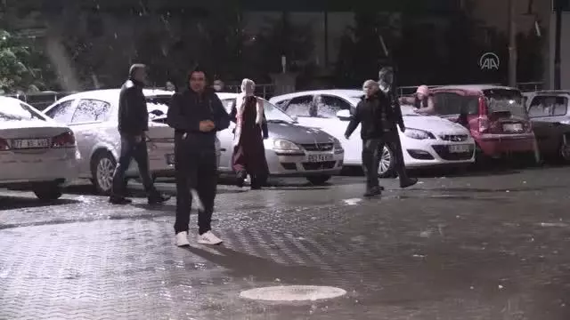Kar yağışı etkili oluyor Kar yağışı etkili oluyor