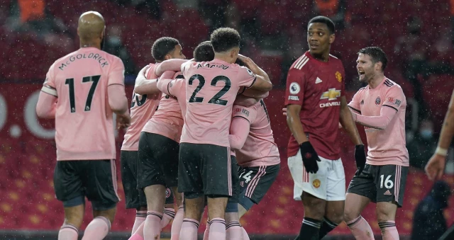 Manchester United lost after 13 games in the Premier League