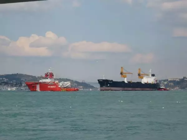 (Hava fotoğraflarıyla) - Riva'da sürüklenen gemi Ahırkapı'ya götürülmek üzere Boğaz'dan geçti (2) (Hava fotoğraflarıyla) - Riva'da sürüklenen gemi Ahırkapı'ya götürülmek üzere Boğaz'dan geçti (2)