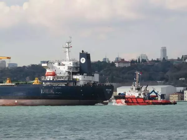 (Hava fotoğraflarıyla) - Riva'da sürüklenen gemi Ahırkapı'ya götürülmek üzere Boğaz'dan geçti (2) (Hava fotoğraflarıyla) - Riva'da sürüklenen gemi Ahırkapı'ya götürülmek üzere Boğaz'dan geçti (2)