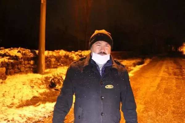 Sandıklı'da akıma kapılan biri gebe 2 inek telef oldu Sandıklı'da akıma kapılan biri gebe 2 inek telef oldu