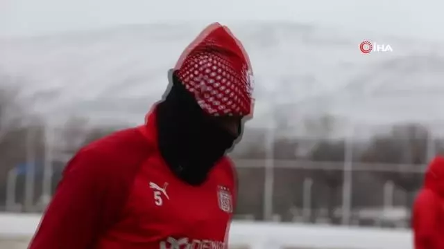 Sivasspor, Alanya hazırlıklarını sürdürdü Sivasspor, Alanya hazırlıklarını sürdürdü