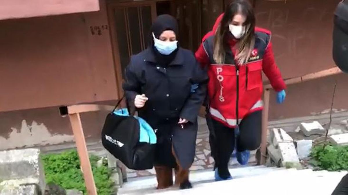 98 erkeği 'jigolo yapma' vaadiyle dolandırdılar