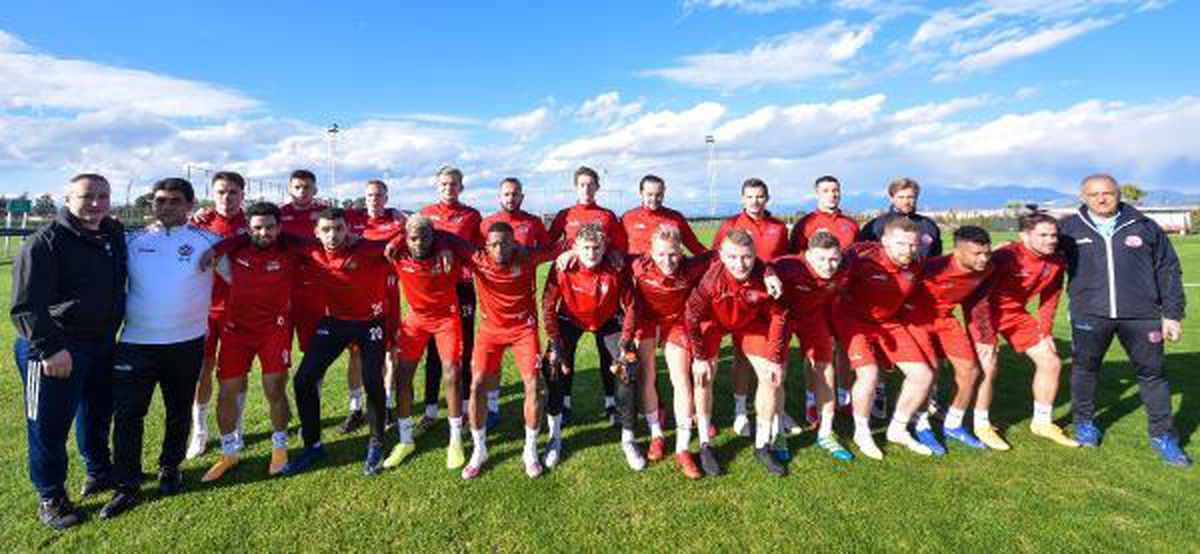 Başkanı ve teknik direktörü 'Türk' Slovak takımı; Partizan Bardejov