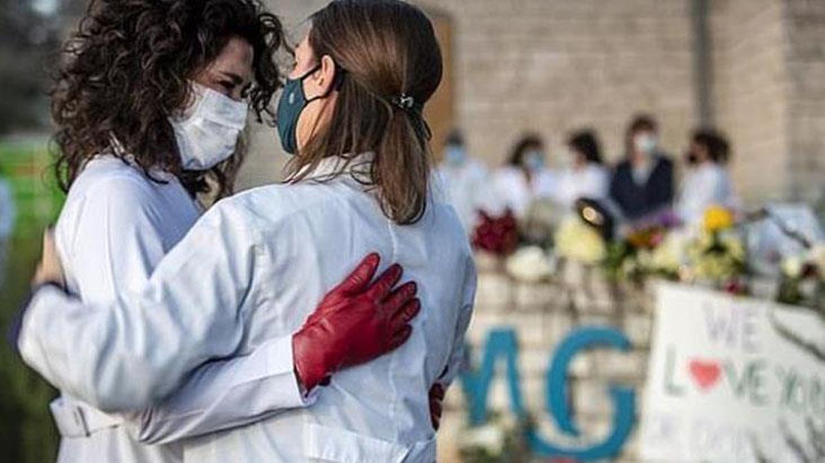 Bir hafta önce iş başvurusu yaptığı hastaneye gelen doktor, meslektaşını öldürdükten sonra intihar etti