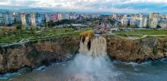 Düden Şelalesi çamurlu aktı