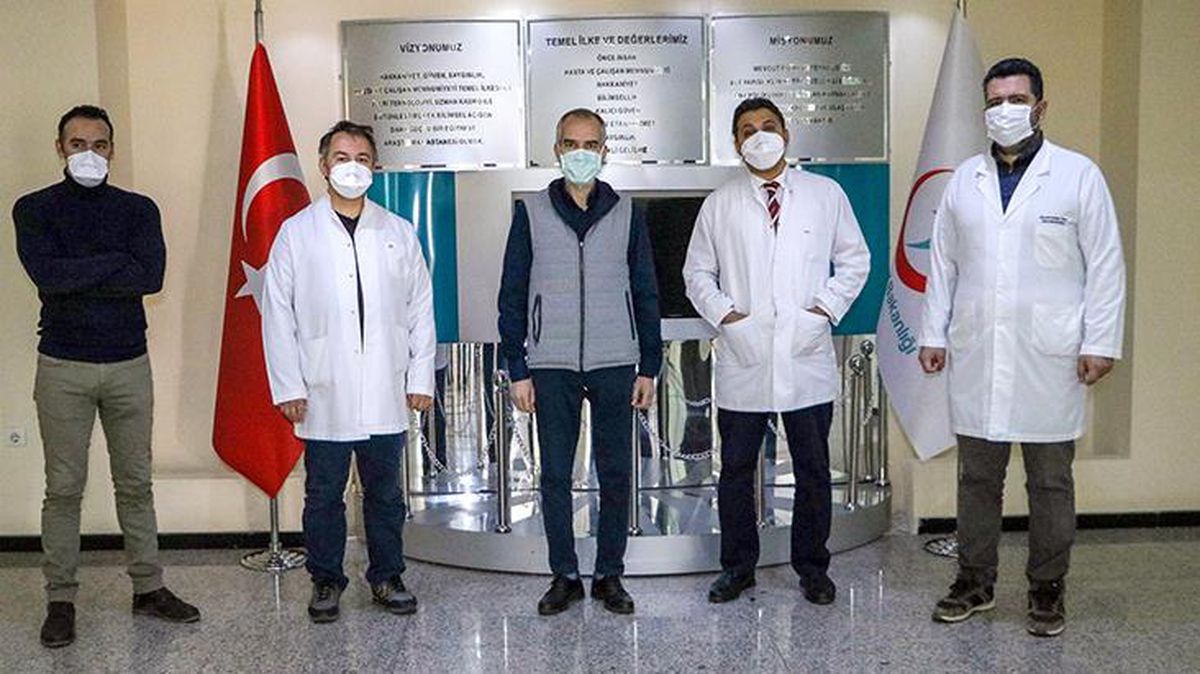 Kanseri atlattıktan sonra yaşadığı mide problemleri nedeniyle 4 yıldır uyuyamayan vatandaş, 4 saatlik ameliyat ile sağlığına kavuştu
