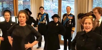 'Kraliçe' ile 'başbakan' omuz omuza dansta