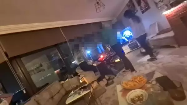 Oğlunun doğum günü partisinde yakalandı, polislere 1 yat ve 500 bin TL rüşvet teklif etti Oğlunun doğum günü partisinde yakalandı, polislere 1 yat ve 500 bin TL rüşvet teklif etti