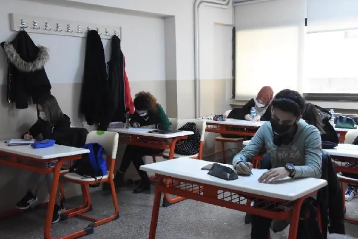 Öğrenciler kurslardaki yüz yüze eğitimden memnun