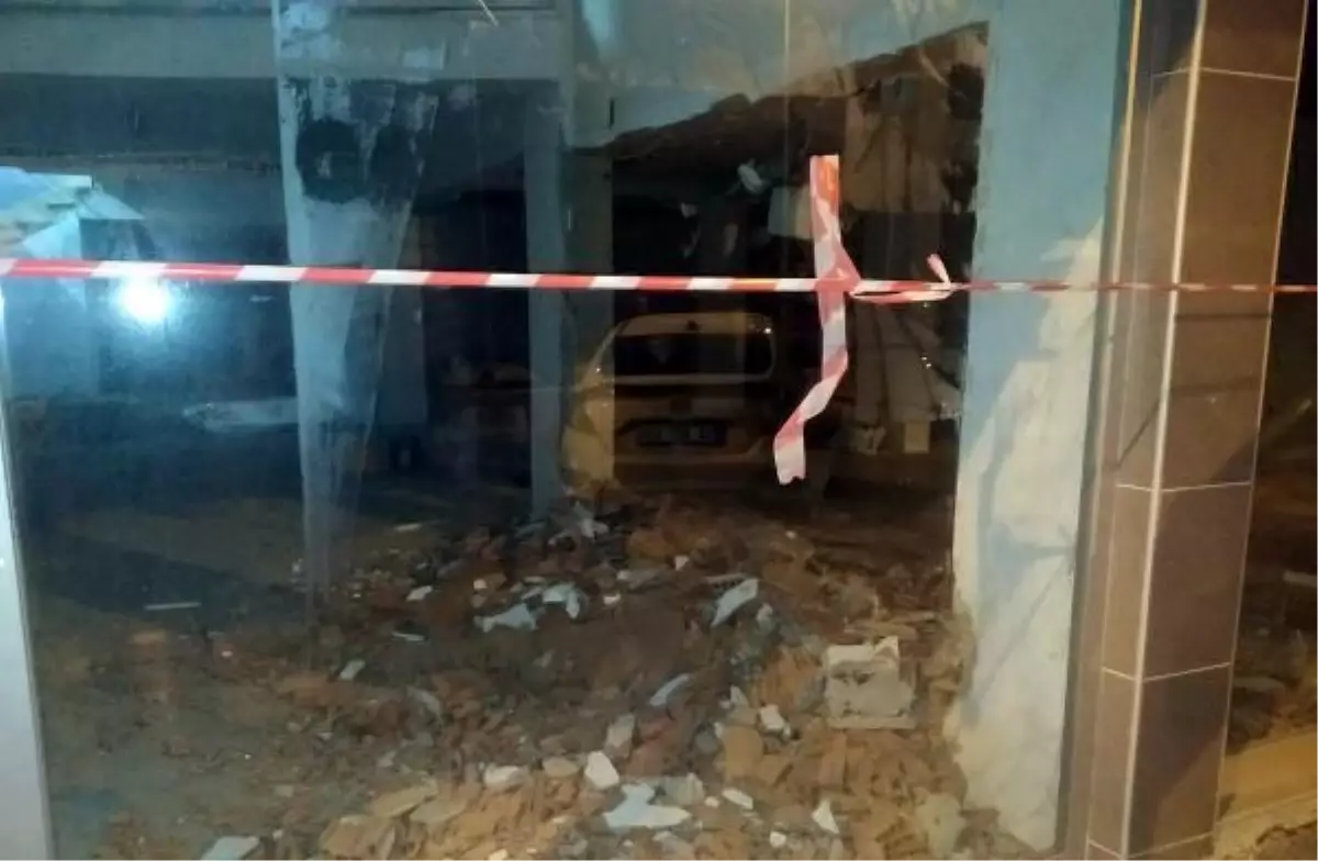 Yıkmaya çalıştığı duvarın altında kalıp, hayatını kaybetti