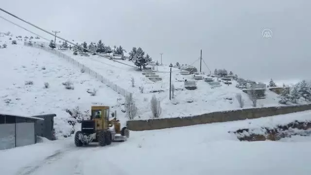 Doğu Karadeniz'de 3 ilde kar etkisini sürdürüyor