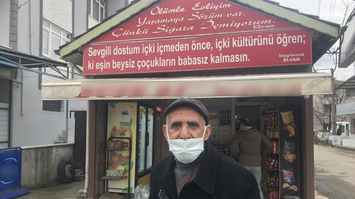 Duyarlı esnaf, dükkanının önüne astığı yazıyla sigara ve alkolün zararlarına dikkat çekiyor