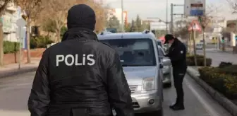 Gaziantep'te işlek cadde ve meydanlarda kısıtlama sessizliği