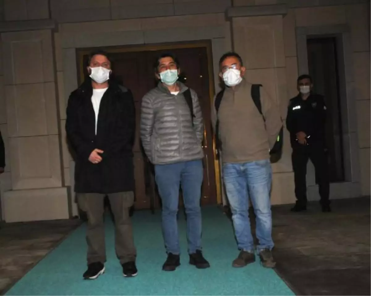 KORSANLARIN SALDIRDIĞI 'MOZART' GEMİSİNDEN KURTULAN 3 DENİZCİ İSTANBUL'A GELDİ DENİZCİLER KORKU DOLU SAATLERİ ANLATTILAR