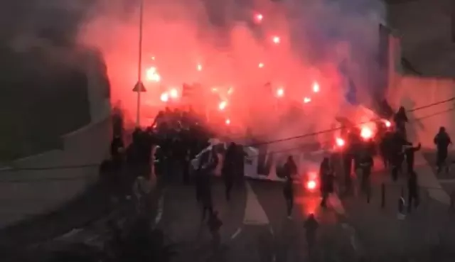 The Marseille fan raided the facility and set the fire on fire!  Rennes match postponed