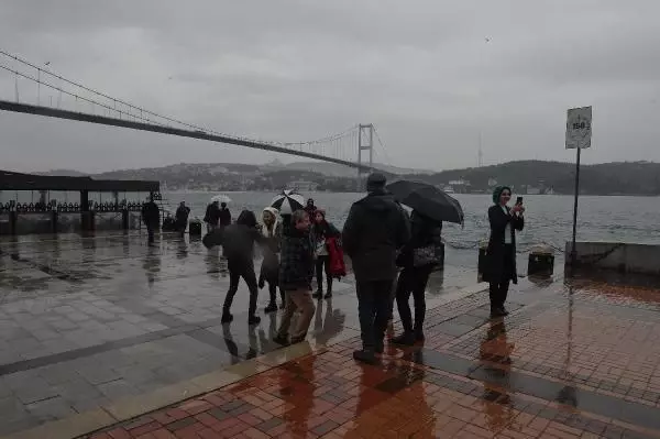 Ortaköy'de turist yoğunluğu