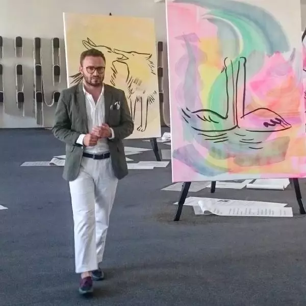 Halfeti'nin ucube otelinin yıkım kararını paylaşan yazar, saldırıya uğradı Halfeti'nin ucube otelinin yıkım kararını paylaşan yazar, saldırıya uğradı
