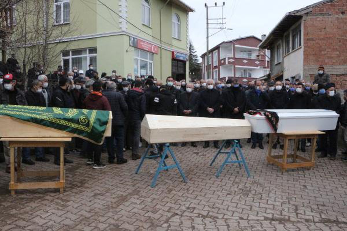 Bu acıya yürek dayanmaz! Oğullarını askeri birliğine teslim ettiler, dönüş yolunda yaşamlarını yitirdiler