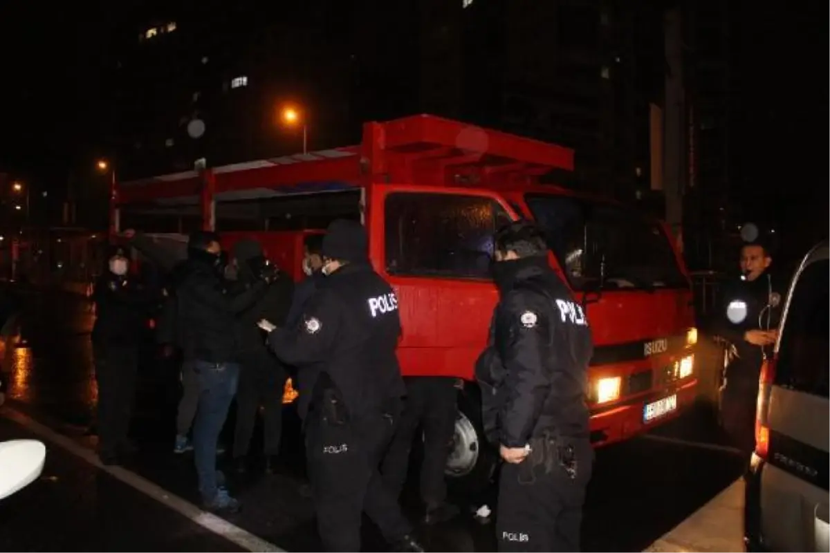 Son Dakika | Polisin 'dur' ihtarına uymayan kamyonetteki 3 kişi, kovalamacayla yakalandı