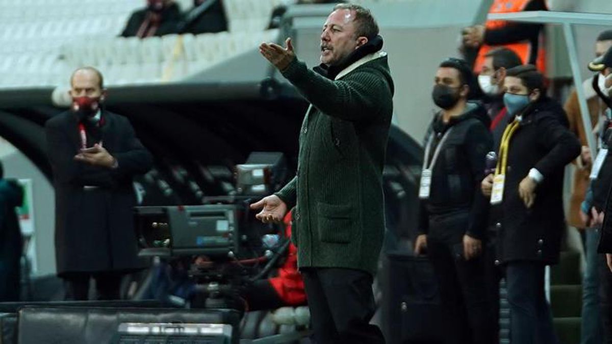 Sergen Yalçın takımdan ayrılacak isimleri duyurdu: Güven Yalçın ve Boyd gidiyor