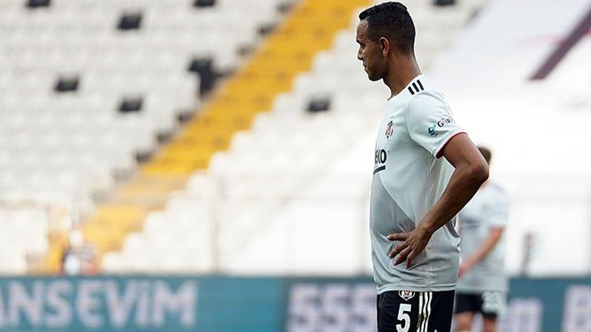 Son Dakika: Beşiktaş, Josef de Souza'nın sözleşmesini 2022'ye kadar uzattı