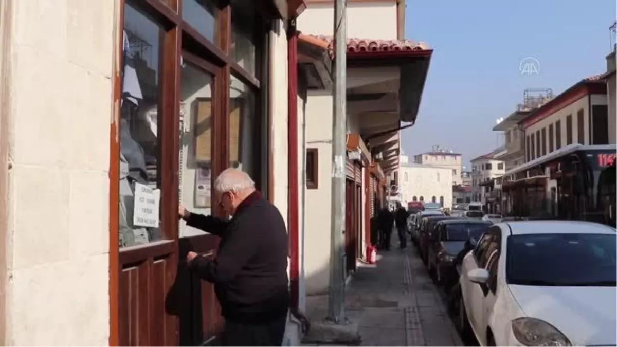 Tarihi sokakların yarım asırlık 'diplomalı' terzisi