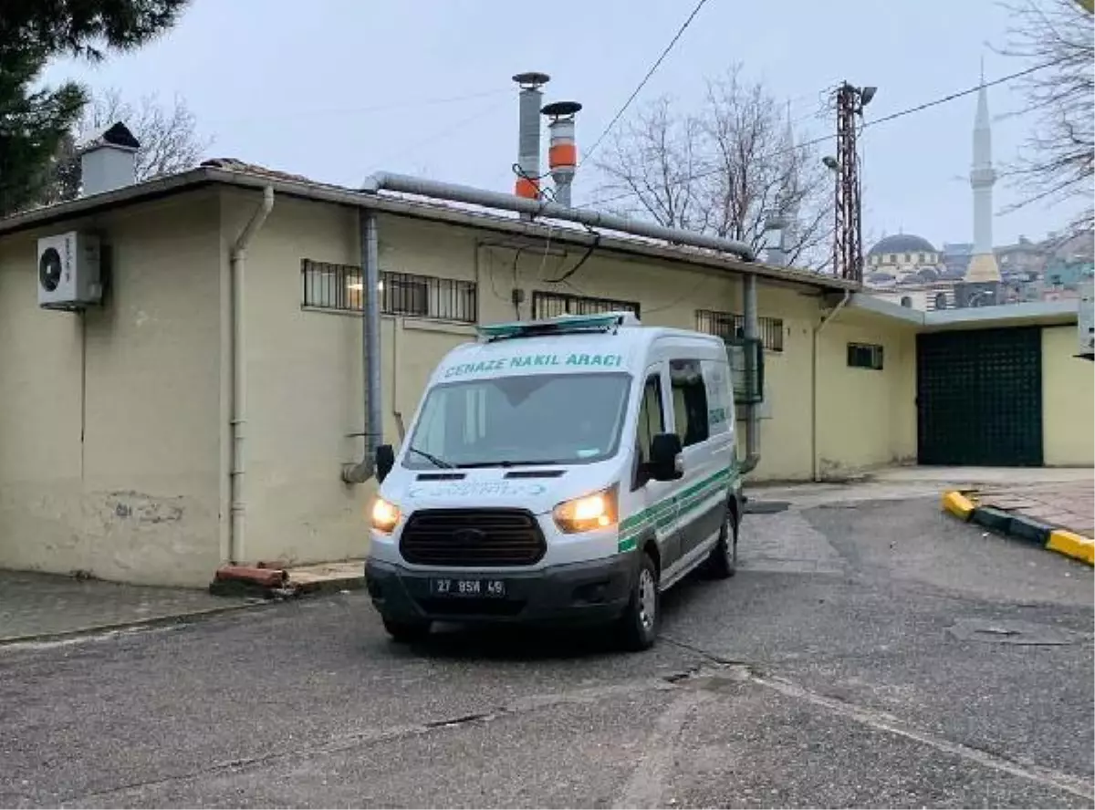 Alacak kavgasında arkadaşını bıçaklayarak öldürdü
