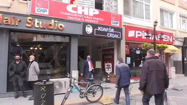 Bir grup CHP'li, parti üyeliğinden istifa etti Bir grup CHP'li, parti üyeliğinden istifa etti