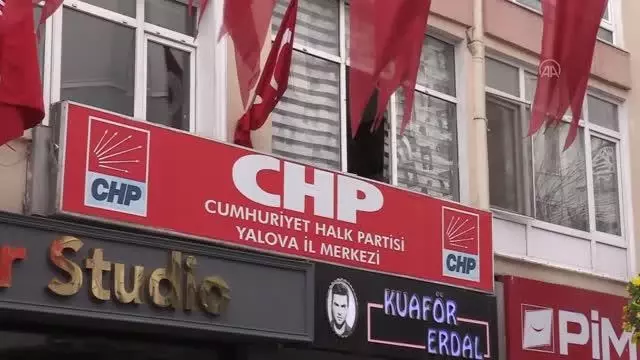 Bir grup CHP'li, parti üyeliğinden istifa etti Bir grup CHP'li, parti üyeliğinden istifa etti