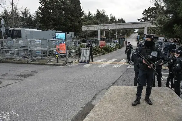 Boğaziçi Üniversitesi çevresinde geniş güvenlik önlemleri