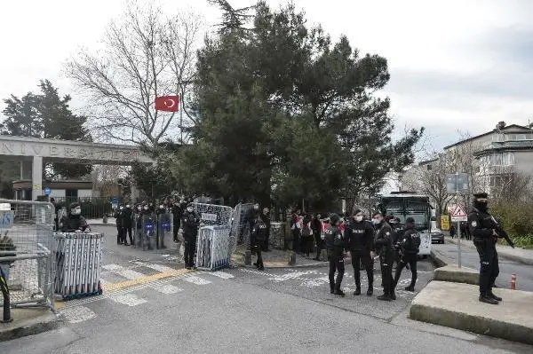 Boğaziçi Üniversitesi çevresinde geniş güvenlik önlemleri