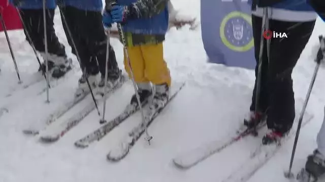 Çocukların Uludağ'da kayak ve snowboard heyecanı Çocukların Uludağ'da kayak ve snowboard heyecanı