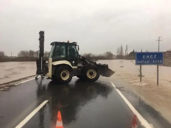 Edirne'de beklenen yağmur başladı (3) Edirne'de beklenen yağmur başladı (3)
