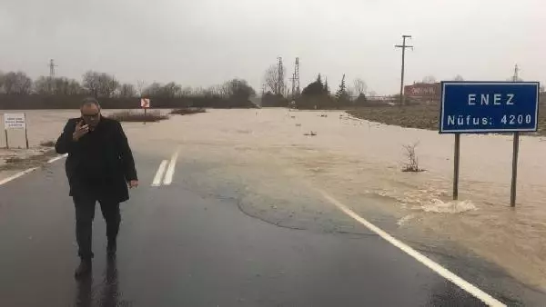 Edirne'de beklenen yağmur başladı (3) Edirne'de beklenen yağmur başladı (3)