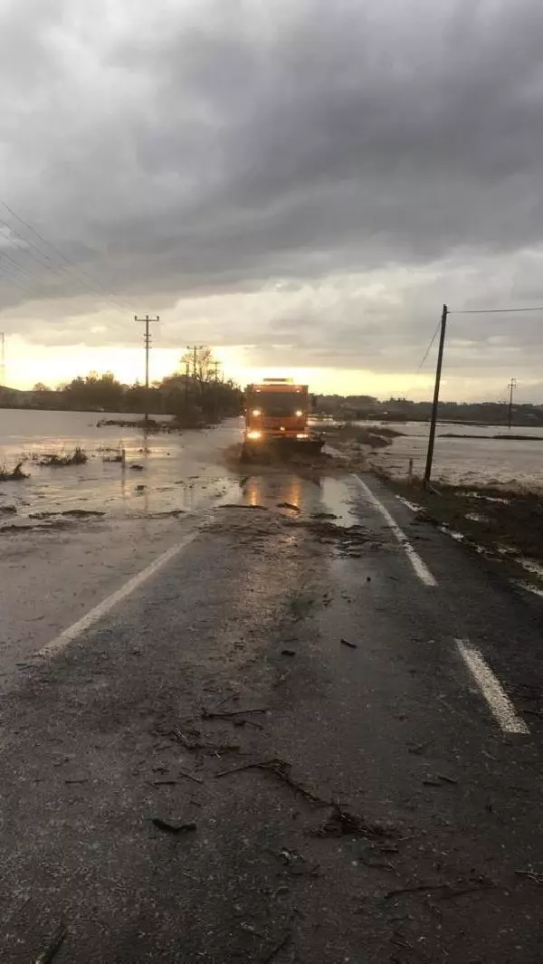 Edirne'de beklenen yağmur başladı (3) Edirne'de beklenen yağmur başladı (3)