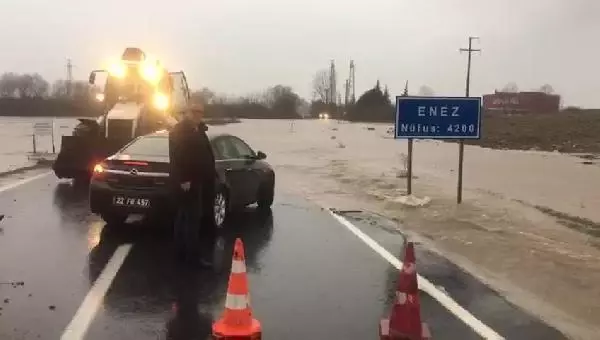 Edirne'de beklenen yağmur başladı (3) Edirne'de beklenen yağmur başladı (3)