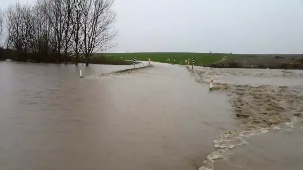 Edirne'de beklenen yağmur başladı (3) Edirne'de beklenen yağmur başladı (3)
